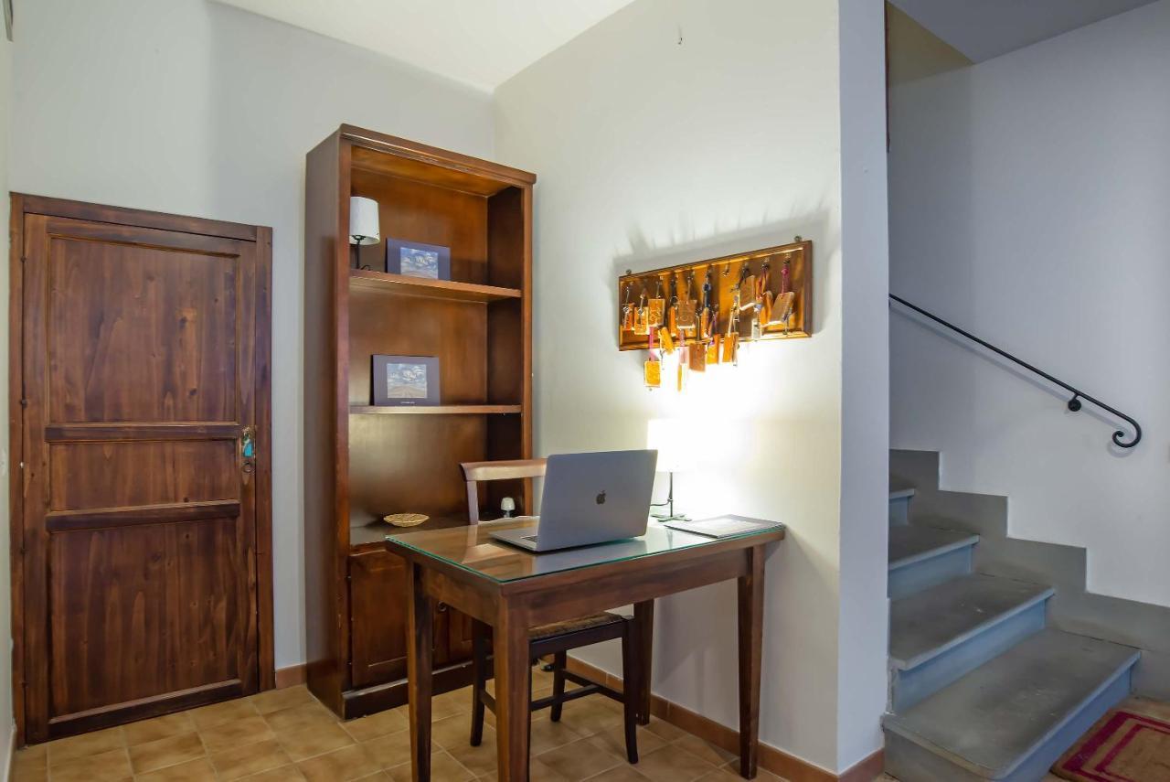 Residenza Di Campagna Montelleri Hotel วิคคิโอ ภายนอก รูปภาพ