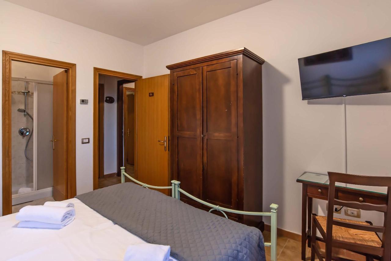 Residenza Di Campagna Montelleri Hotel วิคคิโอ ภายนอก รูปภาพ
